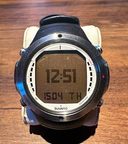 Suunto scuba dive computer - d6,